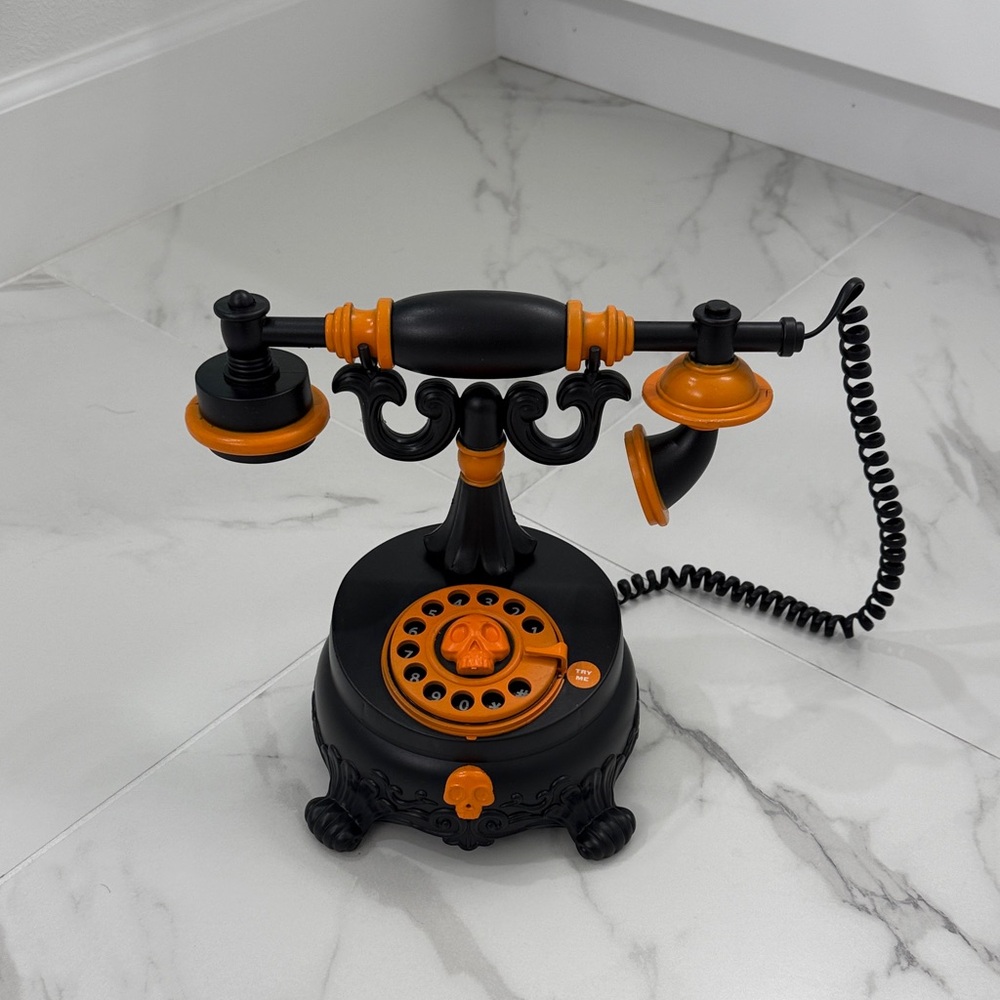 Target Black and Orange Vintage Telephone Animated voice Halloween decor